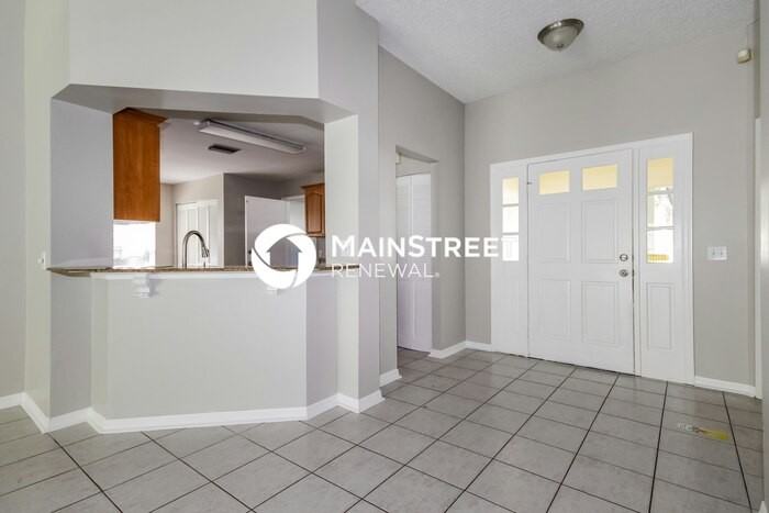 1123 Bloom Hill Ave - Photo 3 of 15