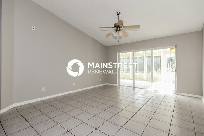 1123 Bloom Hill Ave - Photo 5 of 15