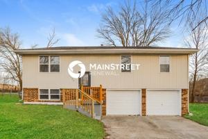 featured image of 1108 Nw Golfview Dr