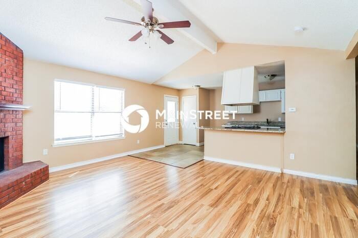 5715 Woodsetter Ct - Photo 5 of 15