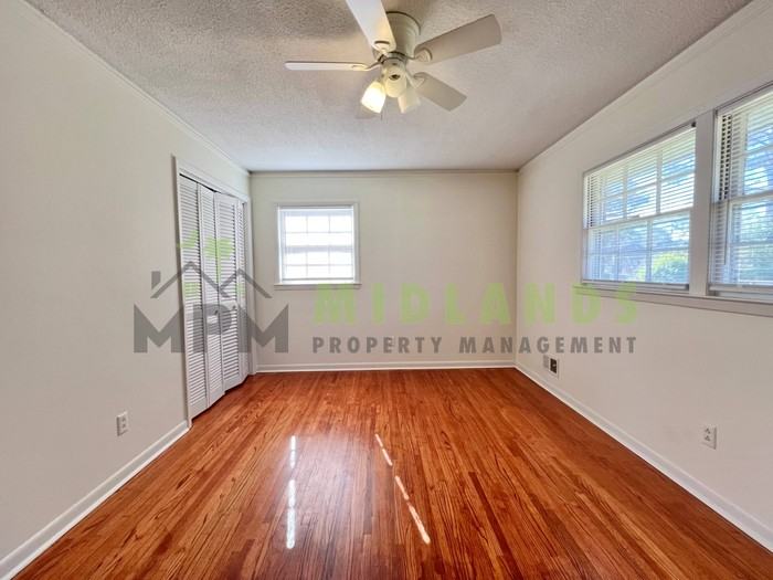 201 Redwood Ct - Photo 3 of 47