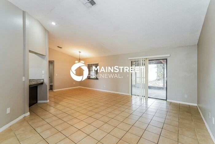 1805 Lake Crest Ave - Photo 4 of 16