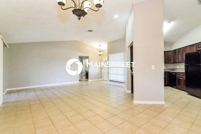 1805 Lake Crest Ave - Photo 5 of 16