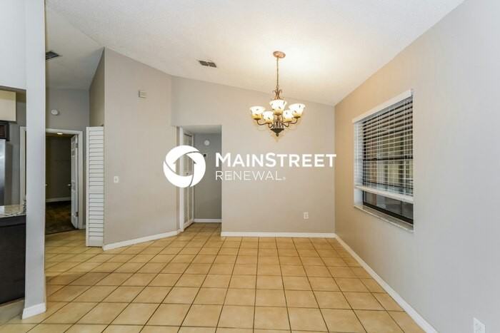 1805 Lake Crest Ave - Photo 6 of 16