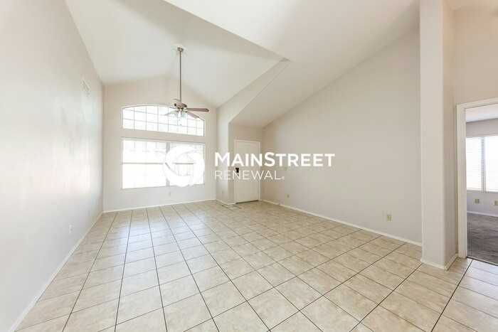 18437 N 8th Pl - Photo 5 of 17