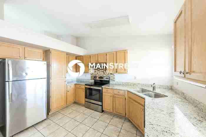 18437 N 8th Pl - Photo 7 of 17