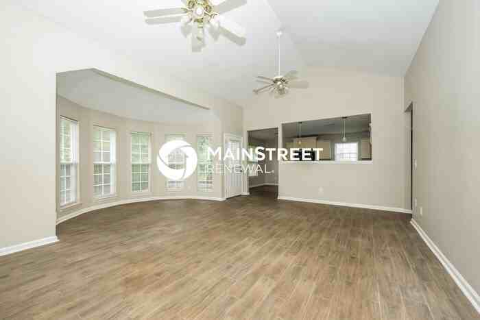 548 Windy Rd - Photo 7 of 18