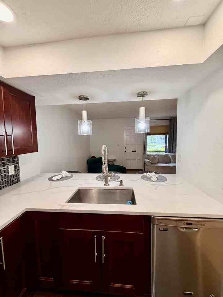 104 Biscayne Ave #NA - Photo 4 of 20