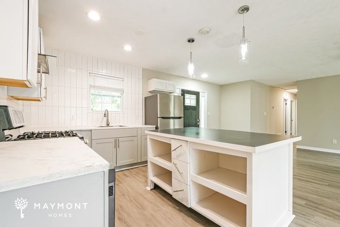 7275 Indian Hill Trl - Photo 7 of 12