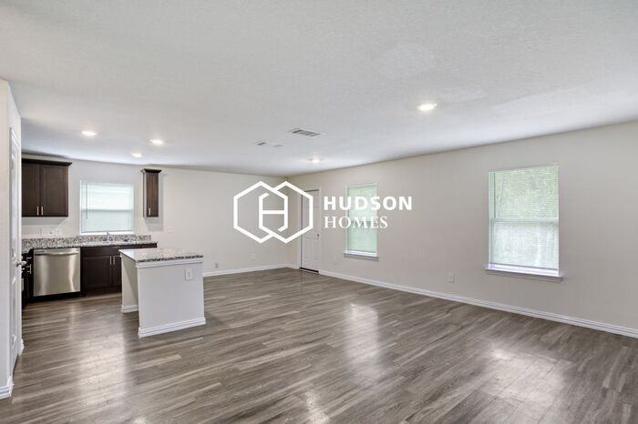 3810 Lynnfield St - Photo 3 of 14