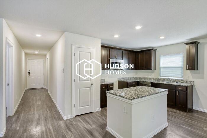 3810 Lynnfield St - Photo 4 of 14