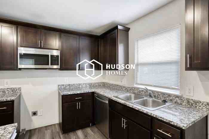 3810 Lynnfield St - Photo 5 of 14