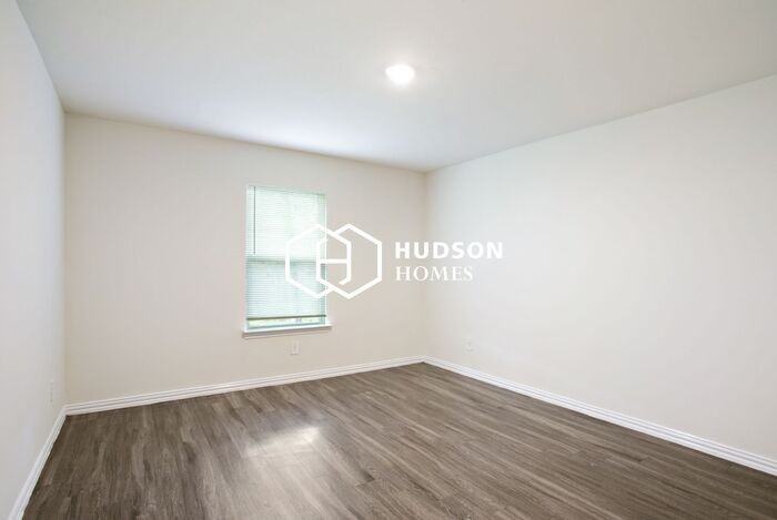 3810 Lynnfield St - Photo 6 of 14
