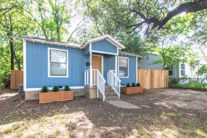 2506 N Elm St - Photo 3 of 14