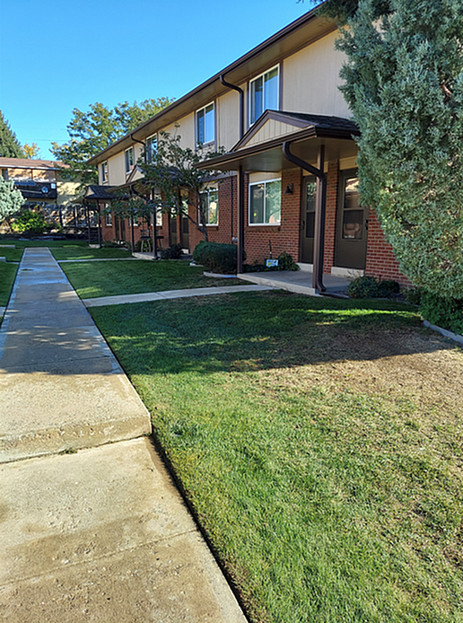 12TH LANE TOWNHOMES - Photo 7 of 11