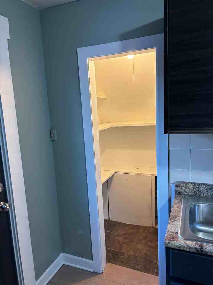 558 Franklin Blvd #2 - Photo 5 of 17