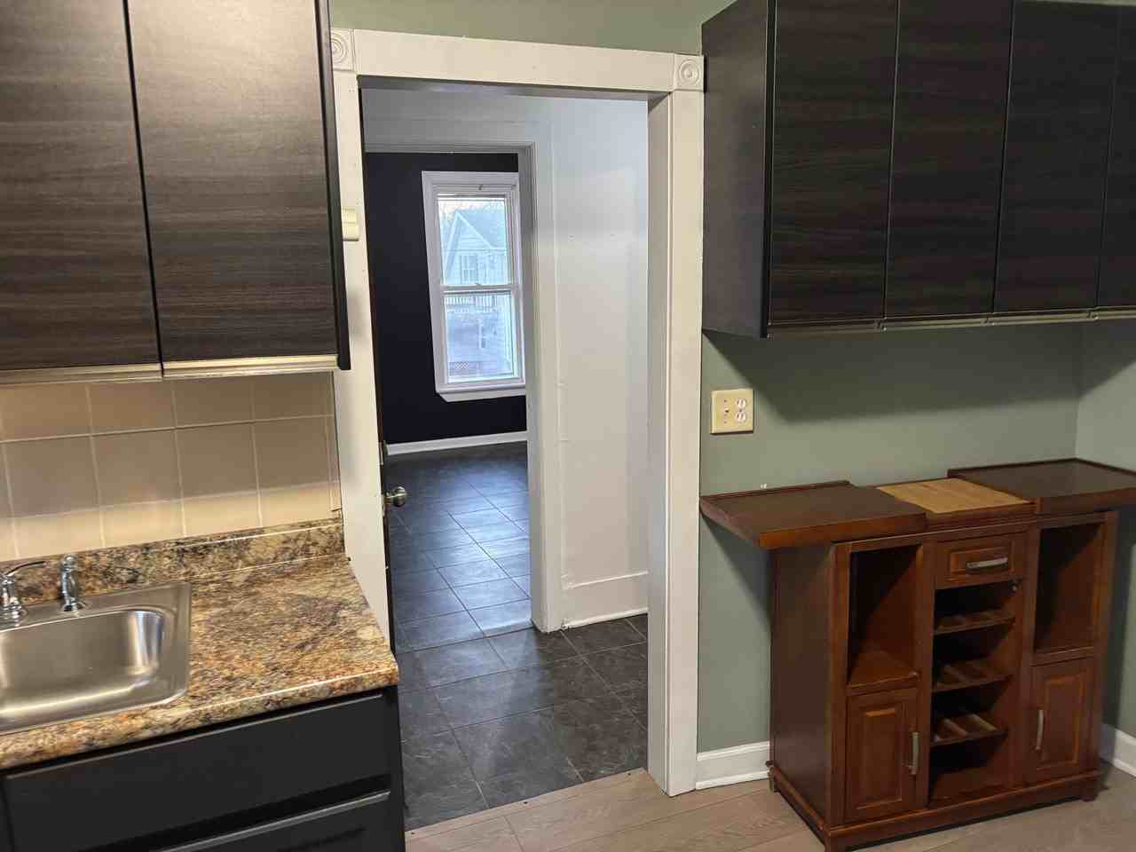 558 Franklin Blvd #2 - Photo 6 of 17