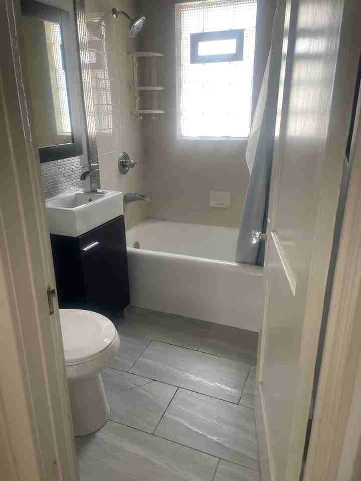 4020 S 1st St #1 - Photo 5 of 9