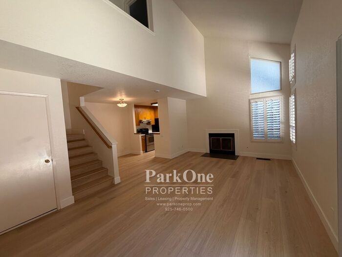 905 Colina Ct - Photo 2 of 22