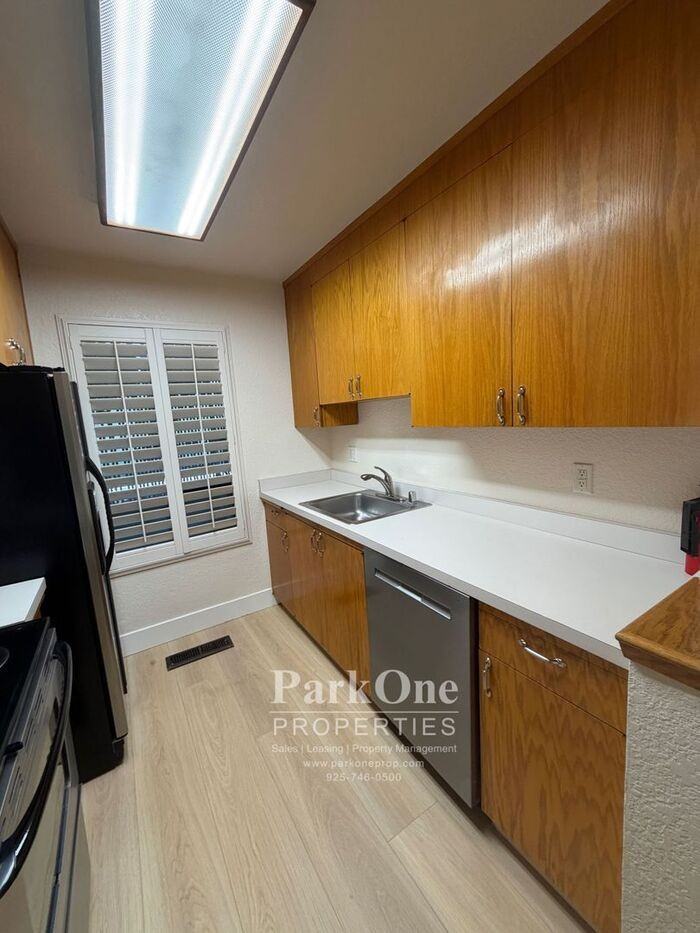 905 Colina Ct - Photo 4 of 22