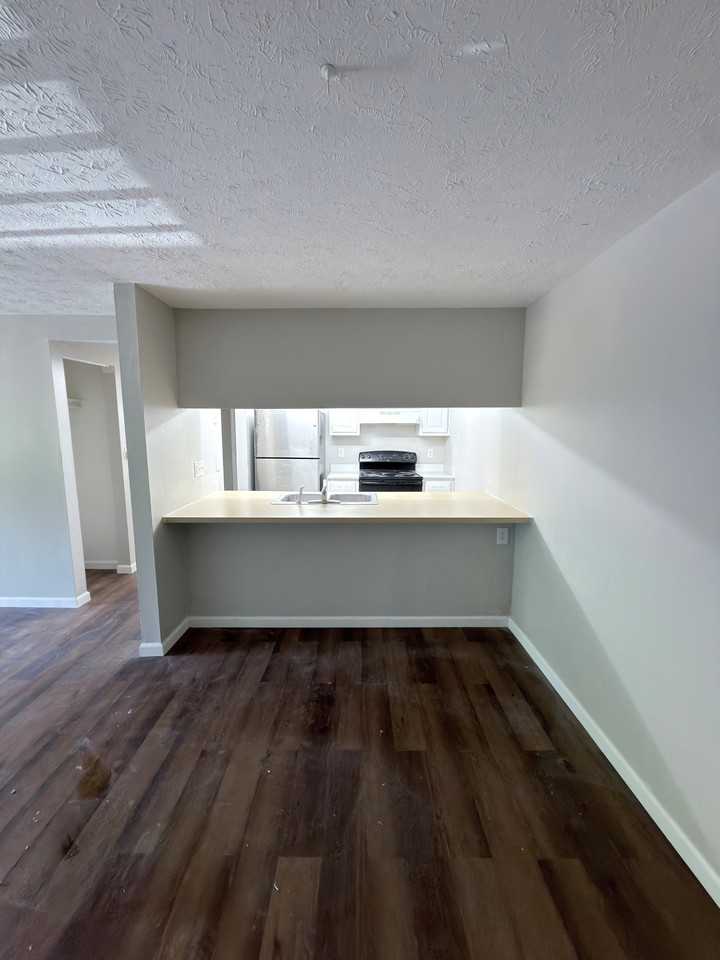 2845 Glenaire Dr #B - Photo 2 of 11