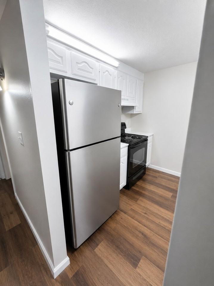 2845 Glenaire Dr #B - Photo 6 of 11