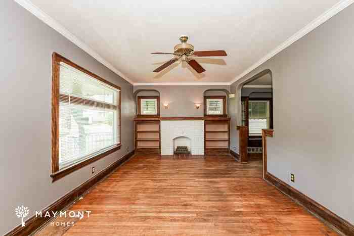 9509 Rosewood Ave - Photo 7 of 17