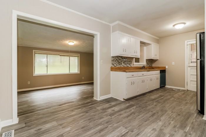 821 Hillside Dr - Photo 5 of 11