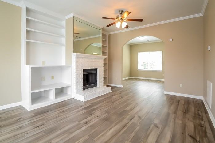 1205 Hillsboro Ln - Photo 4 of 13