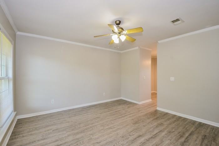 1033 Dawson Dr - Photo 5 of 11