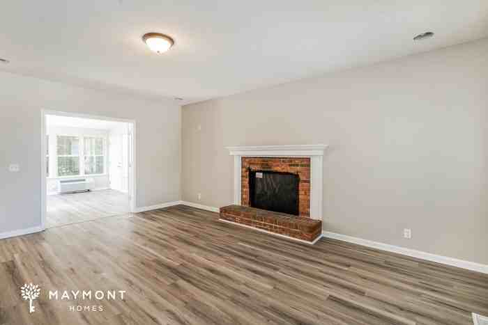 205 Branch Hill Dr - Photo 3 of 11
