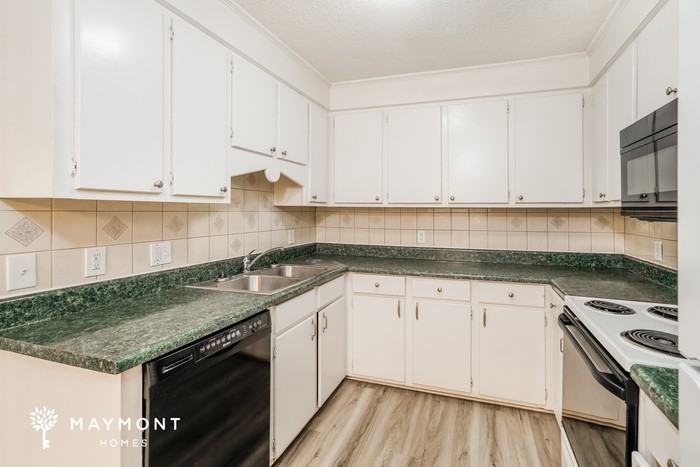 205 Branch Hill Dr - Photo 4 of 11