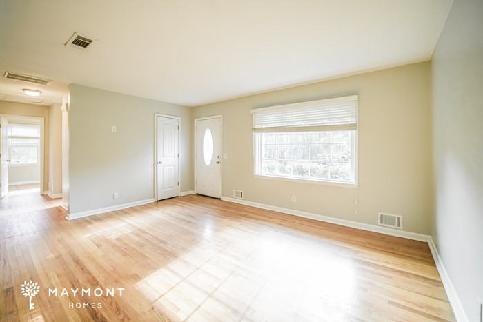 6197 Castlewood Dr - Photo 4 of 11