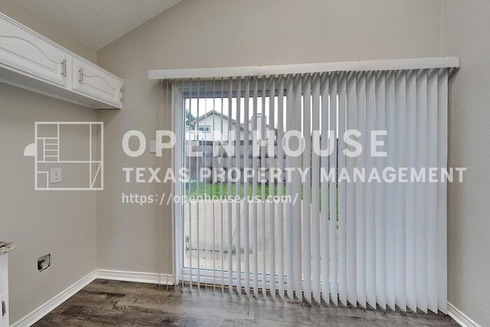 2102 Holly Hill Ln - Photo 6 of 21