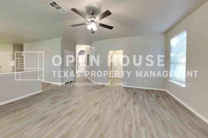 1031 Port Boliver Dr - Photo 4 of 20