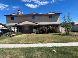 featured image of 479 E Bridlewood Dr