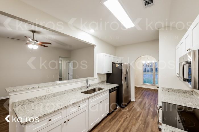 147 Nottingham Way - Photo 6 of 16
