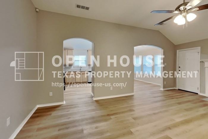1015 Tyler James Dr - Photo 6 of 20