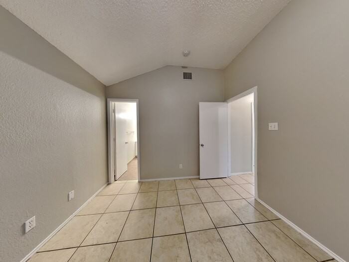 3104 Stonewall Ln - Photo 7 of 18