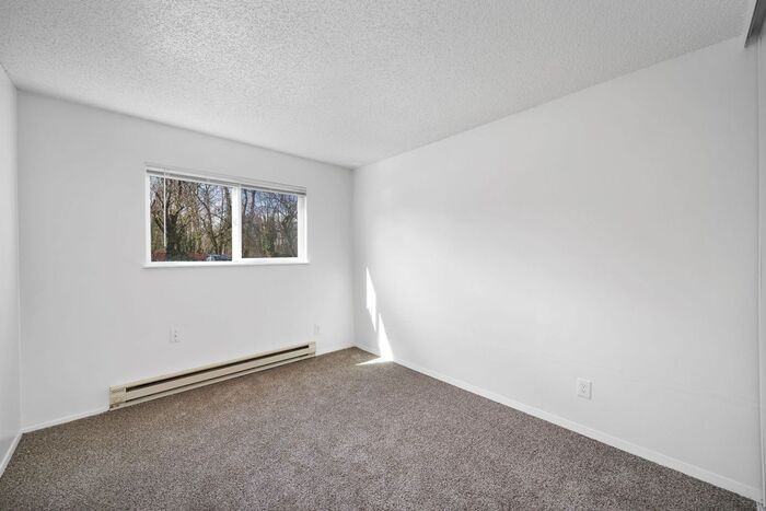 5949 N Fessenden St - Photo 5 of 50
