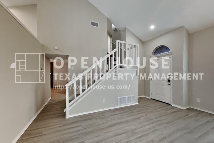 6703 Olivewood Dr - Photo 7 of 22