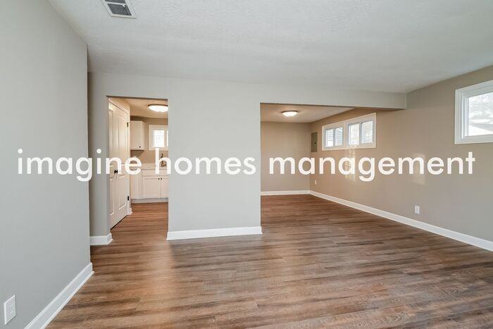 1910 Dooridge Dr - Photo 6 of 16