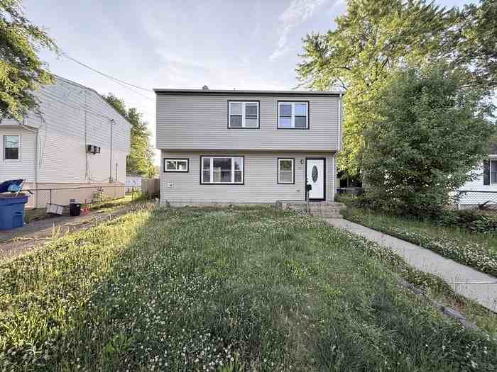 40 Eisenhower Dr - Photo 2 of 43