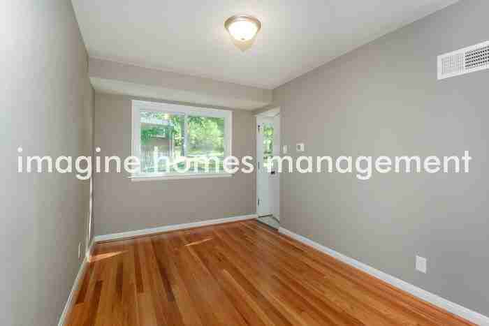 10801 Clearwater Dr - Photo 6 of 17