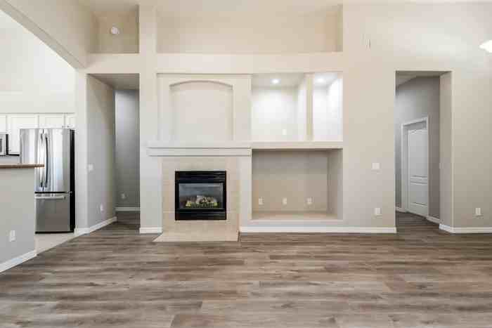 6614 W Rowel Rd - Photo 5 of 16