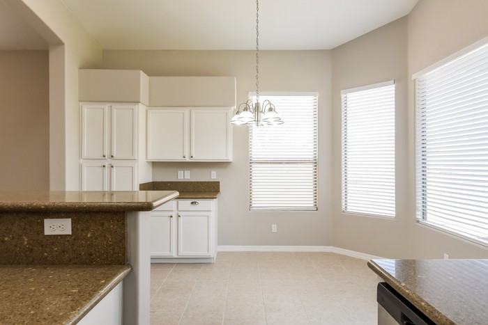 6614 W Rowel Rd - Photo 7 of 16