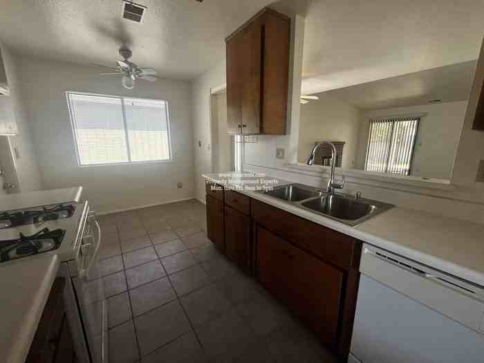 6019 Carolina Cir - Photo 7 of 29