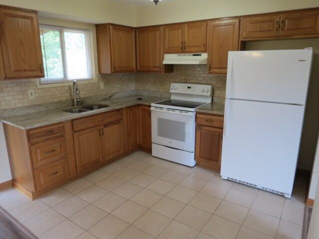 2711 Millrace Dr - Photo 4 of 21