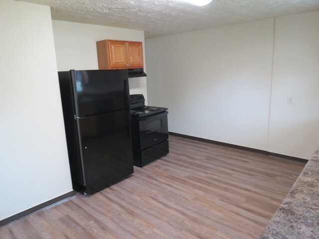 186 College St - Photo 5 of 14