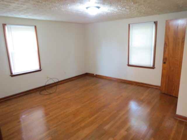 186 College St - Photo 6 of 14